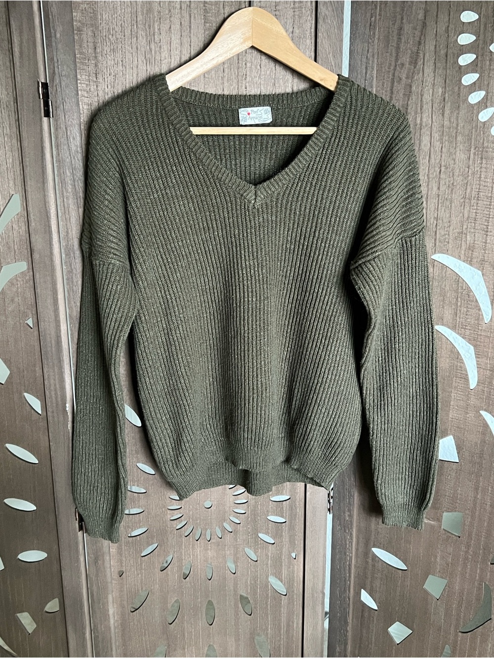 Olive Ribbed V-Neck Sweater - Classic Knit Pullover